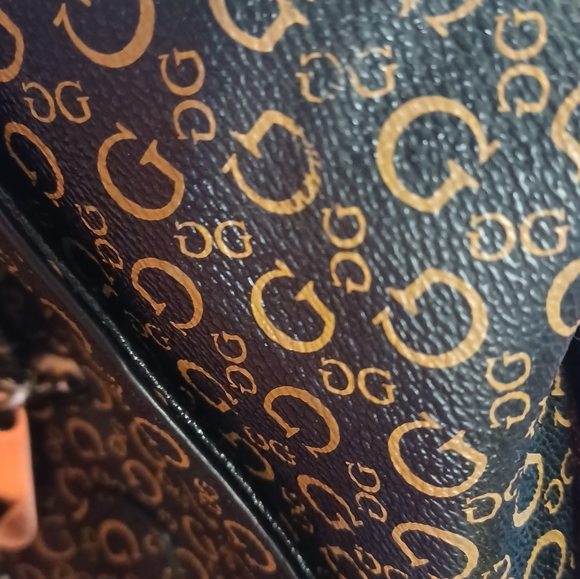 Guess Bag - Picture 13 of 13